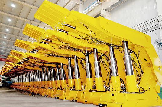 Hydraulic roof support